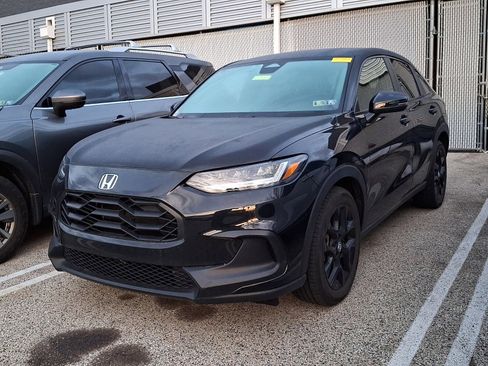 Used 2024 Honda HR-V Sport image 2