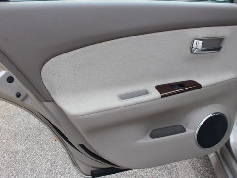 Used 2006 Nissan Altima 3.5 SL image 14