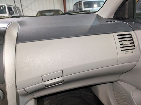 Used 2011 Toyota Corolla LE image 33