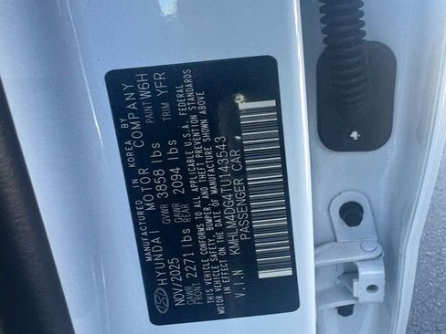 New 2026 Hyundai Elantra Sport FWD image 32