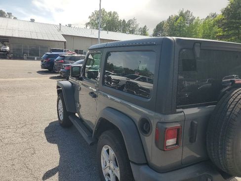 Used 2021 Jeep Wrangler Sport AWD/4WD image 8