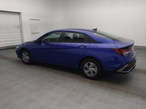Used 2024 Hyundai Elantra SE FWD image 3