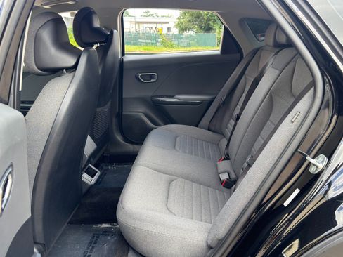 Used 2025 Kia K4 EX FWD image 36