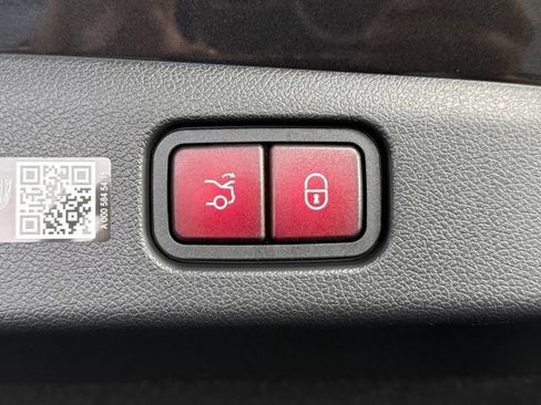 Used 2026 Mercedes-Benz E 53 AMG e 4MATIC Sedan image 18