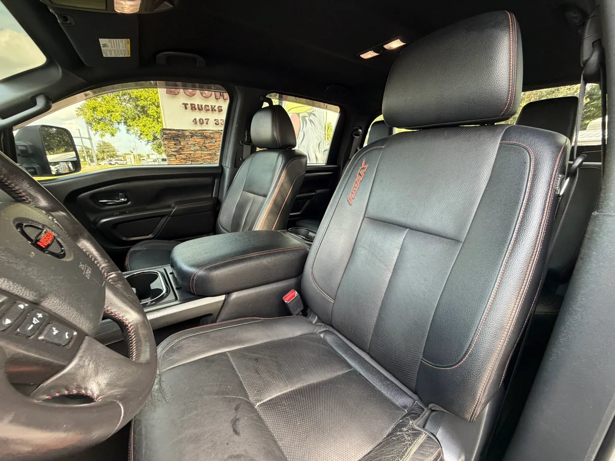 Used 2020 Nissan Titan PRO-4X w/ Pro-4x Convenience Package AWD/4WD image 10