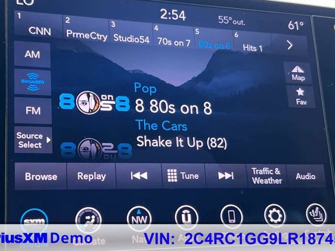 Used 2020 Chrysler Pacifica Limited image 29