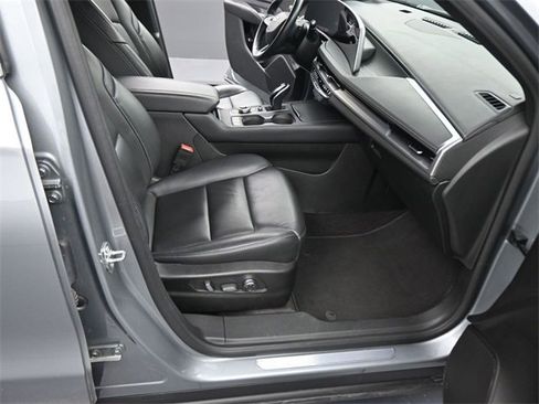 Used 2024 Cadillac XT4 Premium Luxury image 12