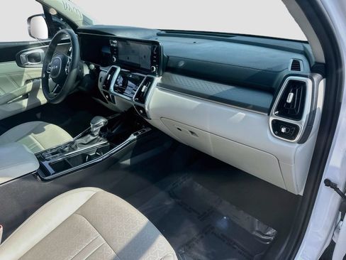 Certified 2023 Kia Sorento SX AWD/4WD image 30