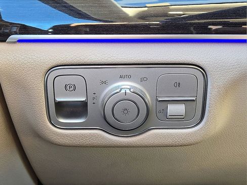 Used 2020 Mercedes-Benz GLE 350 4MATIC w/ Premium Package image 33