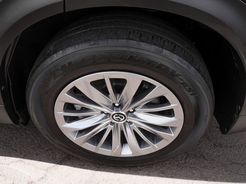 Used 2024 MAZDA CX-90 Plug-In Hybrid w/ Preferred AWD/4WD image 8