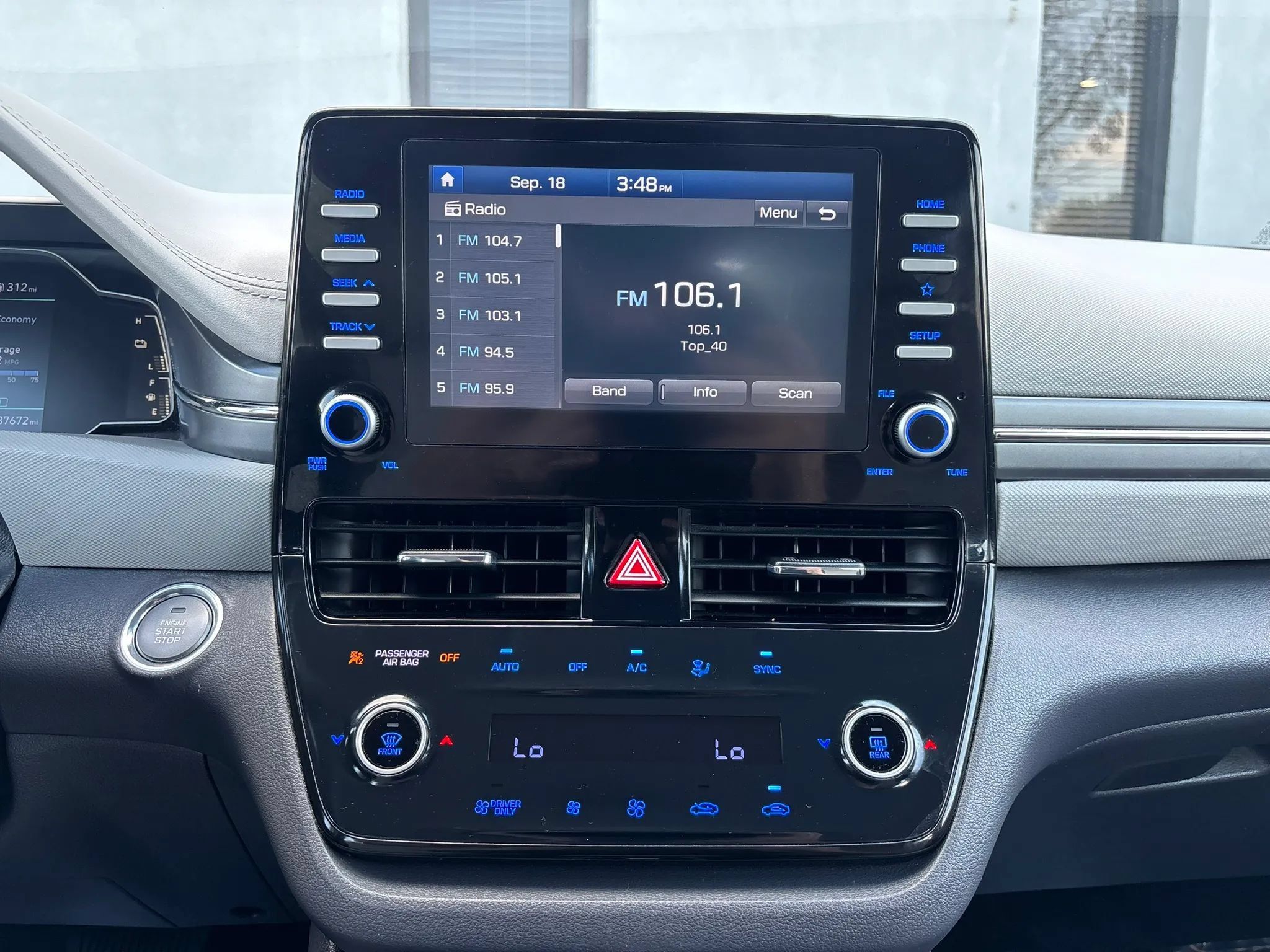 Used 2020 Hyundai Ioniq Blue FWD image 31