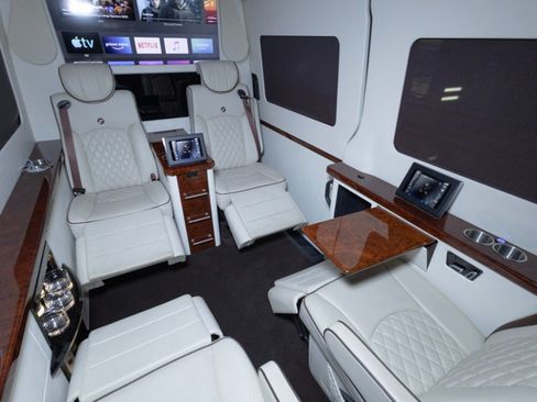 Used 2019 Mercedes-Benz Sprinter 2500 w/ Premium Package image 69