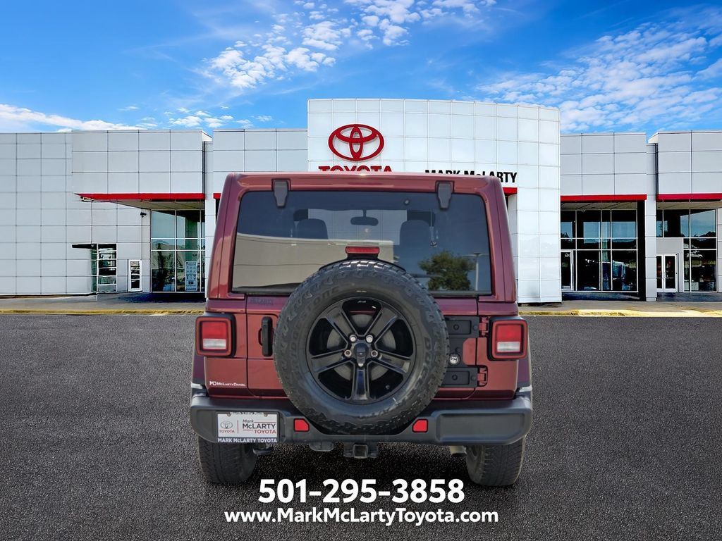Used 2021 Jeep Wrangler Unlimited Sahara AWD/4WD image 4