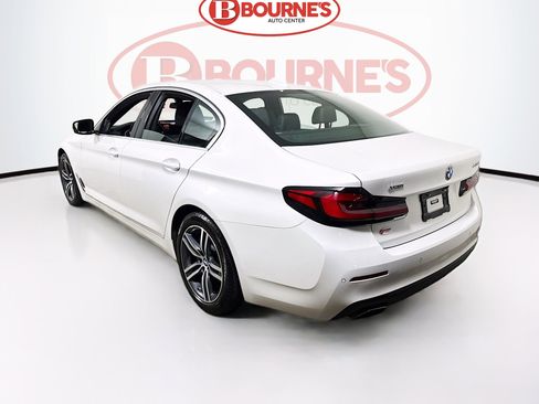 Used 2022 BMW 530i xDrive w/ Premium Package image 10