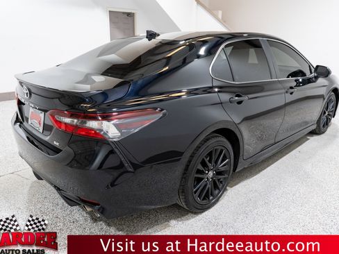 Used 2021 Toyota Camry SE FWD image 5