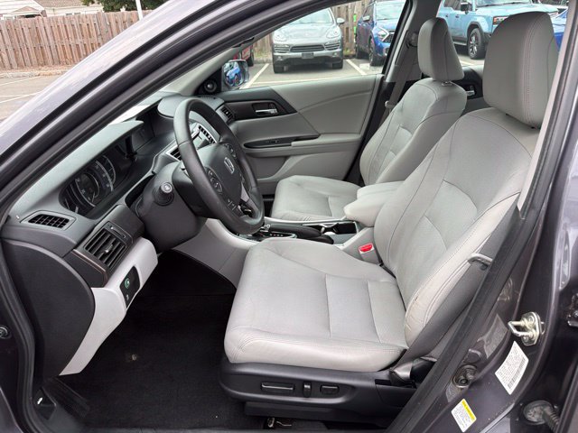 Used 2015 Honda Accord Touring image 16