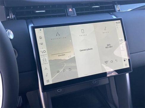 New 2025 Land Rover Discovery Sport S image 8