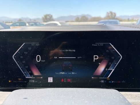 Used 2024 BMW X7 xDrive40i w/ Parking Assistance Package AWD/4WD image 7