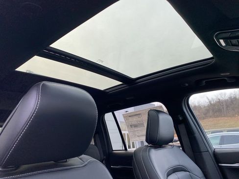 New 2025 Jeep Grand Cherokee Limited image 11