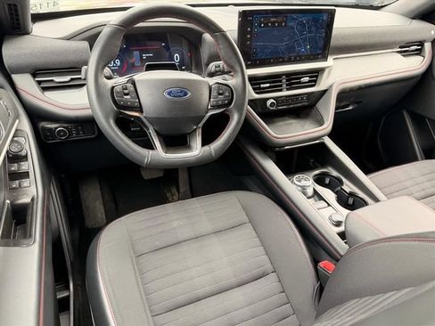 Used 2025 Ford Explorer ST-Line w/ ST-Line Street Pack AWD/4WD image 11