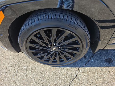 Certified 2025 Hyundai Santa Fe Calligraphy image 12