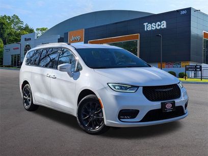 Used 2022 Chrysler Pacifica Touring-L w/ S Appearance Package