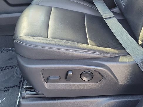 Used 2022 GMC Sierra 1500 SLT w/ SLT Convenience Package image 17