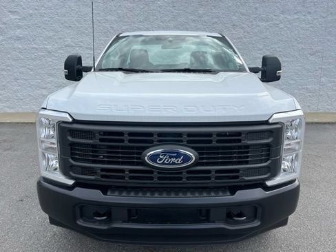 New 2026 Ford F250 XL w/ F-250 >10K GVWR Package RWD image 2