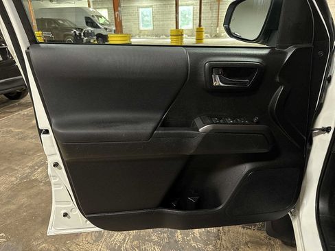 Certified 2022 Toyota Tacoma TRD Sport w/ Technology Package AWD/4WD image 30
