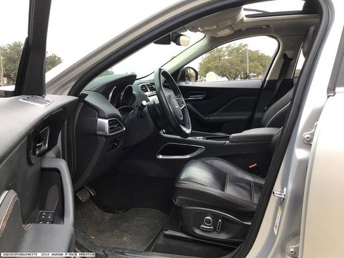 Used 2019 Jaguar F-PACE Prestige image 12