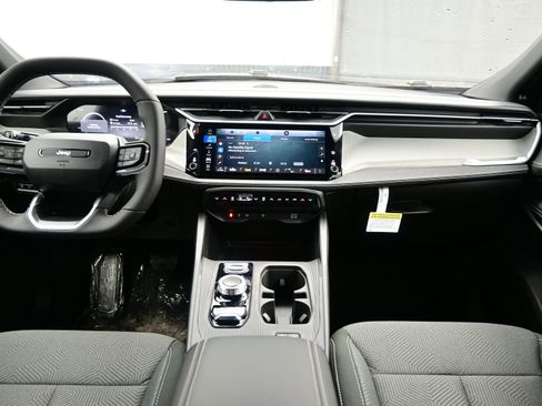 New 2026 Jeep Cherokee Laredo image 9