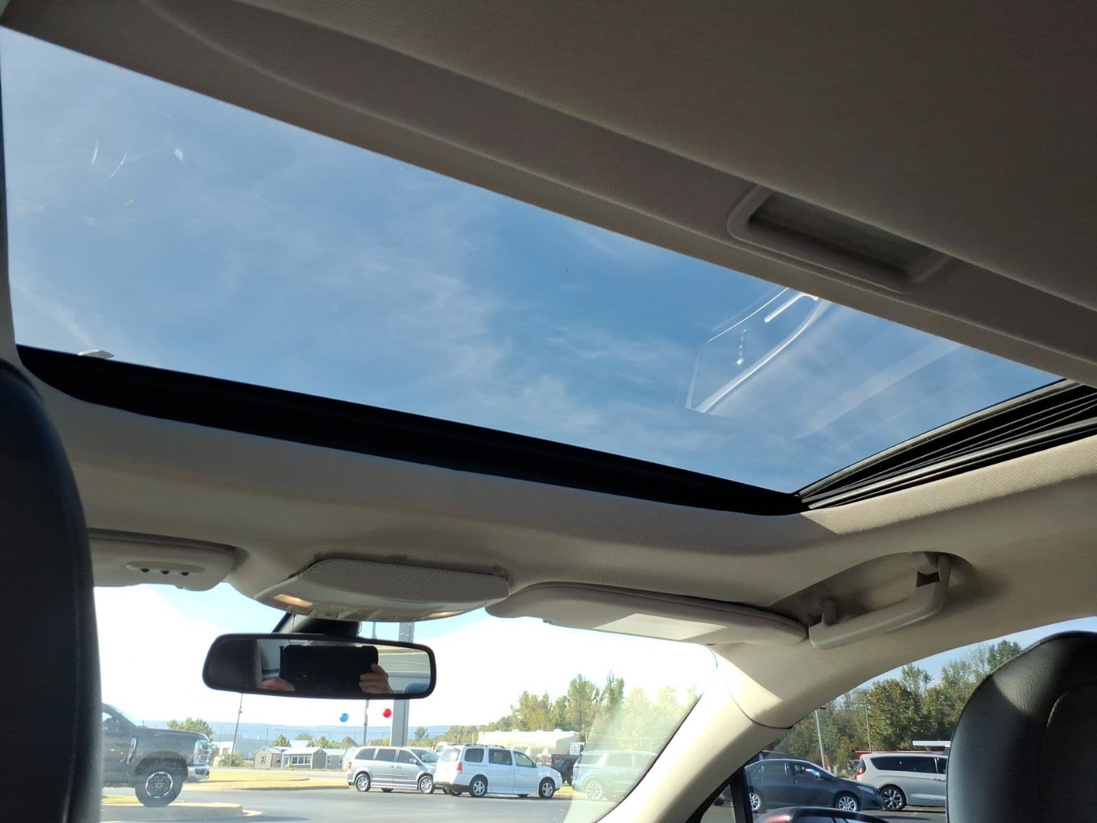 Used 2013 Ford Fusion Titanium w/ Titanium Driver Assist Pkg FWD image 9