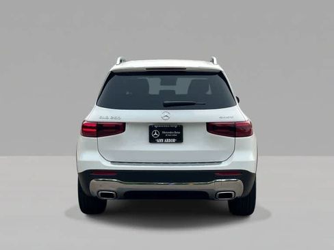 Used 2026 Mercedes-Benz GLB 250 4MATIC image 4