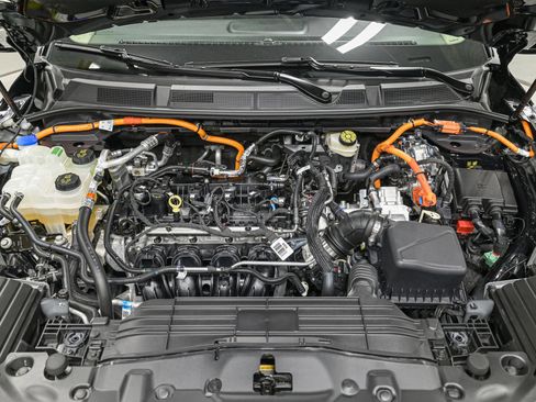 Used 2025 Lincoln Corsair Grand Touring w/ Equipment Group 301A image 11