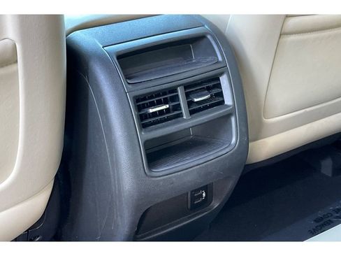 Used 2017 Cadillac XT5 Luxury w/ Driver Awareness Package image 29