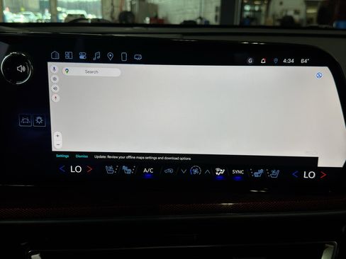 Used 2025 Chevrolet Traverse RS image 35