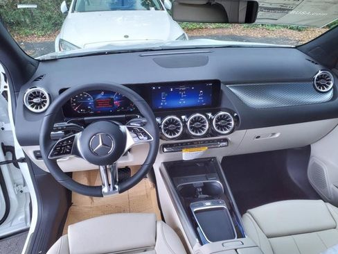 New 2025 Mercedes-Benz GLA 250 4MATIC image 19