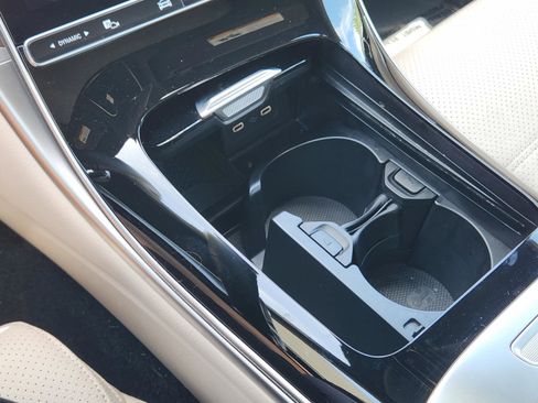 Used 2025 Mercedes-Benz C 300 Sedan image 13