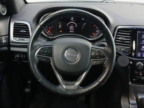 Used 2019 Jeep Grand Cherokee Laredo AWD/4WD image 21
