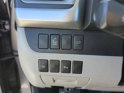 Used 2015 Toyota Highlander Limited image 23