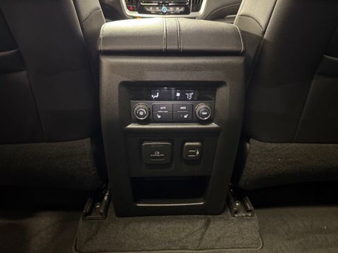 Used 2020 Chevrolet Traverse High Country AWD/4WD image 19