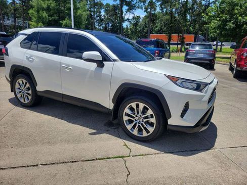 Certified 2019 Toyota RAV4 Limited w/ Advanced Technology Package FWD image 8