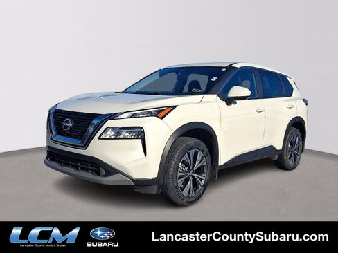 Used 2023 Nissan Rogue SV image 1