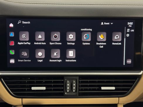 Used 2022 Porsche Cayenne S Platinum w/ Premium Package Plus image 27