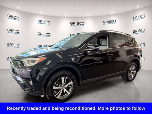 Used 2018 Toyota RAV4 XLE FWD image 3