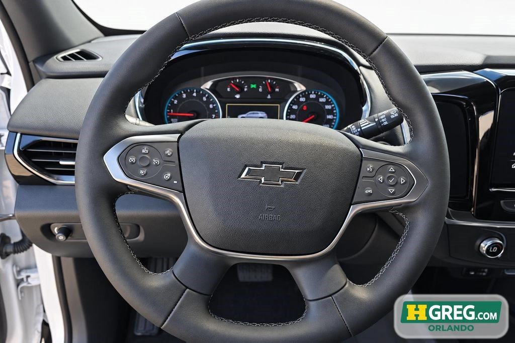 Used 2023 Chevrolet Traverse RS FWD image 13