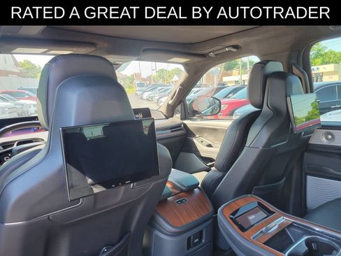 Used 2025 Lincoln Navigator Black Label AWD/4WD image 15