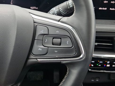 Used 2025 Buick Encore GX Avenir w/ Avenir Technology Package image 22