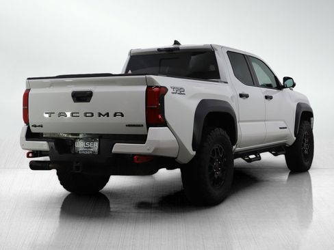 Used 2024 Toyota Tacoma TRD Off-Road w/ TRD Off Road Premium Package AWD/4WD image 5