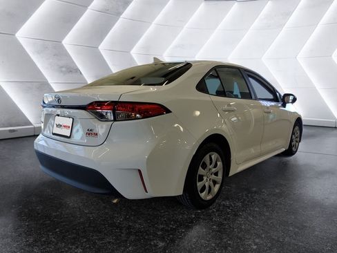 Used 2024 Toyota Corolla LE FWD image 4